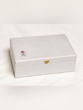 Vintage Mid Century Buxton Jewelry Box Made in USA White Floral Vanity Case
